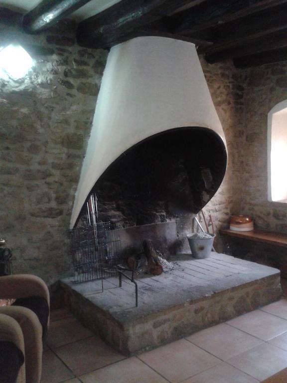 Hôtel Casa Angrill à Oliana Extérieur photo