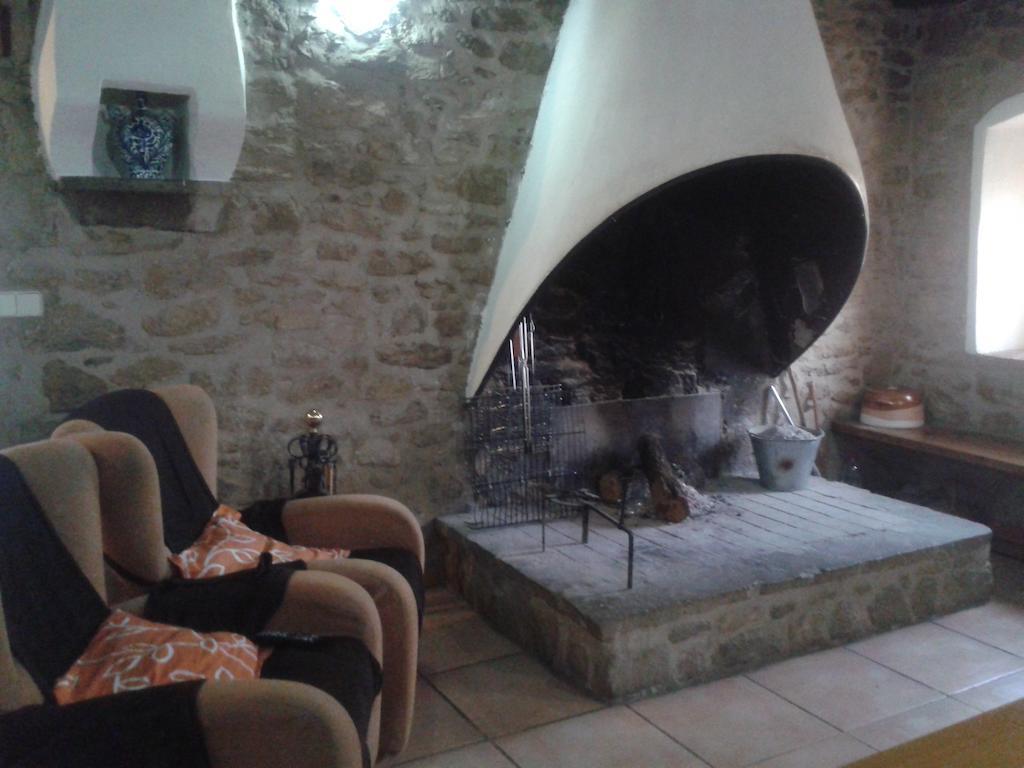 Hôtel Casa Angrill à Oliana Extérieur photo